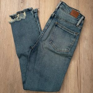 BDG JEANS SIZE 24 HIGH RISE